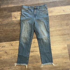 Madewell Perfect Vintage Jean 29 Dark Wash excellent condition frayed leg